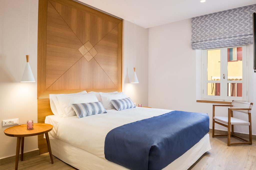 Avra Apartments Venetian Harbour Chania  Exterior photo